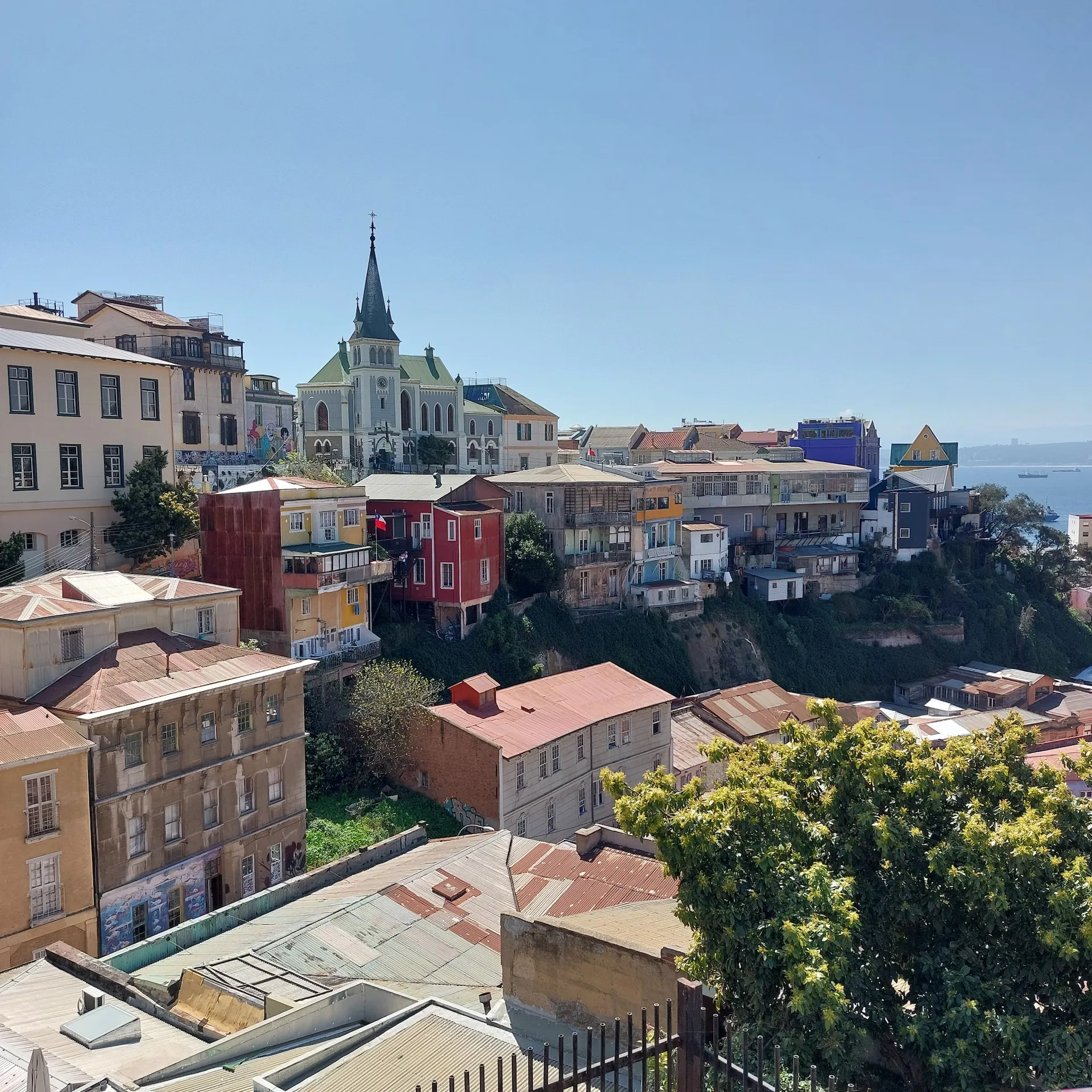 Cerros y casas de colores de Valparaíso
